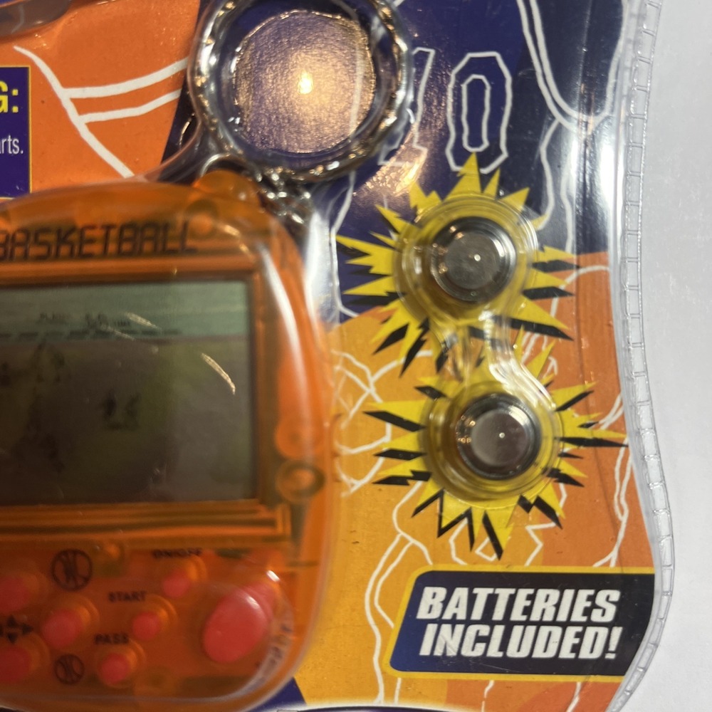 Techno Source Super Baseball Handheld Keychain LCD Video Game NEW Sealed - Picture 3 of 10